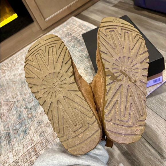 UGG chestnut neumal boots - Picture 2 of 4